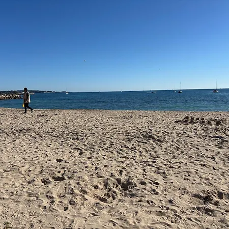 Centre Golfe Juan Et Transports A Pied, 5 Min Cannes Vallauris